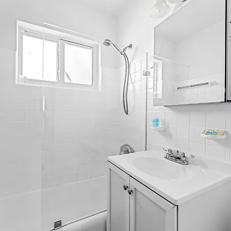 2-Min Walk To The Beach! Sleeps 7 - Large 2Br2Ba #5 Fort Lauderdale Exterior photo