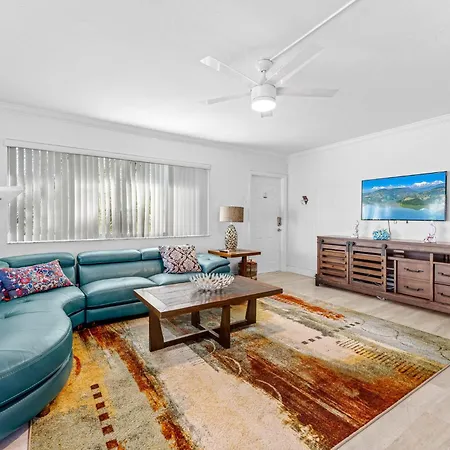 2-Min Walk To The Beach! Sleeps 7 - Large 2Br2Ba #5 Fort Lauderdale Exterior photo