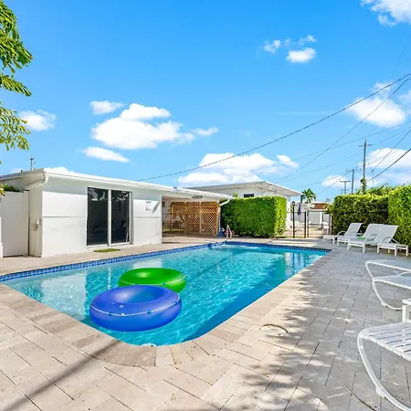 2-Min Walk To The Beach! Sleeps 7 - Large 2Br2Ba #5 Fort Lauderdale Exterior photo