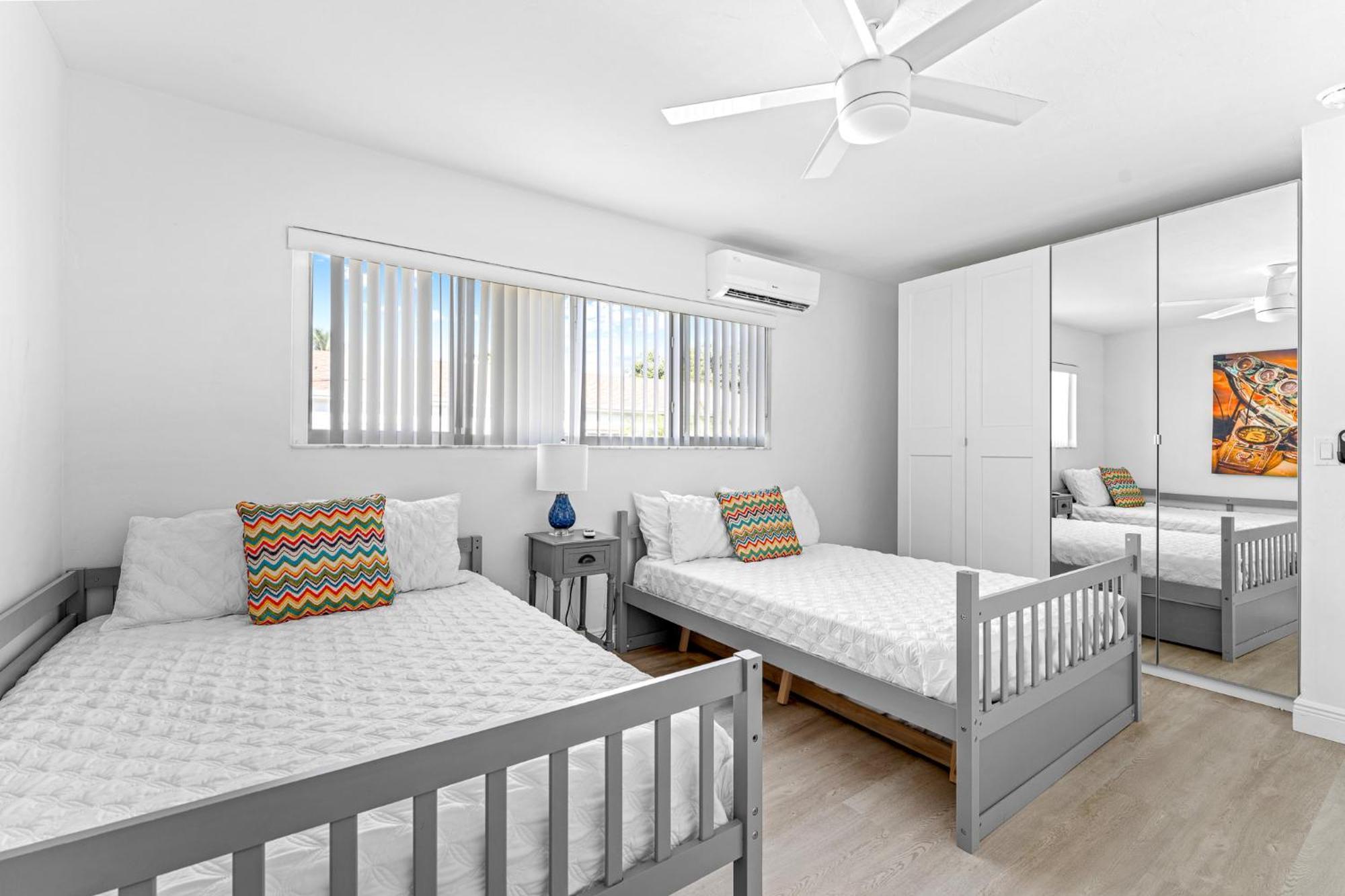 Apartment 2-min Walk To The Beach! Sleeps 7 - Large 2br2ba #5 Fort Lauderdale